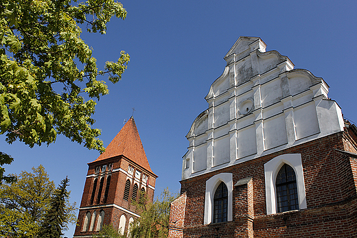 Pask - ratusz i koci w. Bartomieja