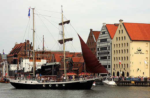 Gdask, XV edycja Baltic Sail 2011, parada aglowcw na Motawie