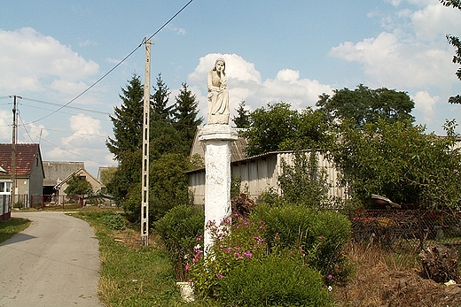Chrystus Frasobliwy, wspczesna rzeba na zabytkowej kolumnie, 10.08.2006 r.