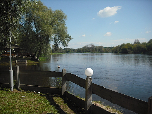 Putusk. Narew przed Domem Polonii.