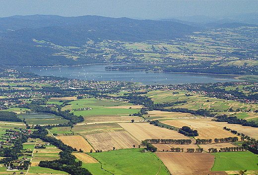 Jezioro ywieckie widziane ze szczytu Skrzycznego.