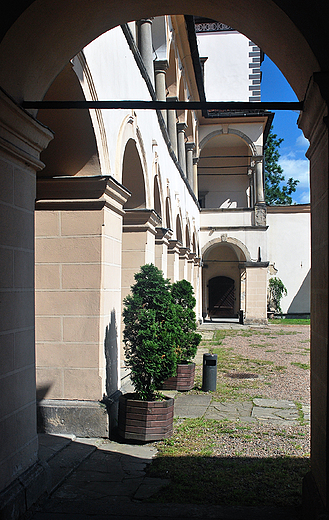 Renesansowy zamek w Suchej Beskidzkiej.