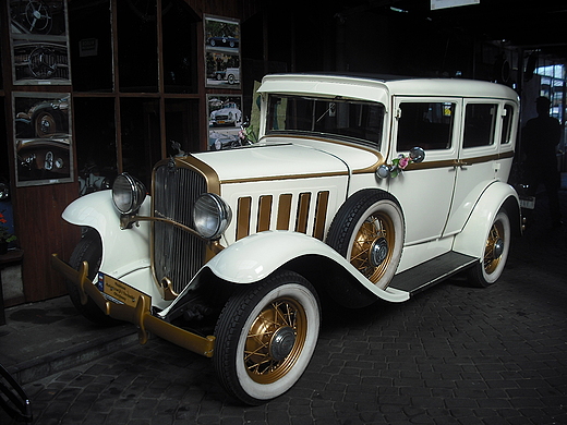 Otrbusy. Muzeum Motoryzacji i Techniki.