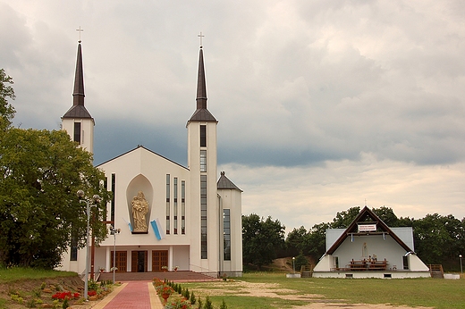 Radomyl n. Sanem - nowy koci parafialny