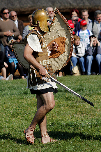 XVII Festyn Archeologiczny w Biskupinie - pokaz walki