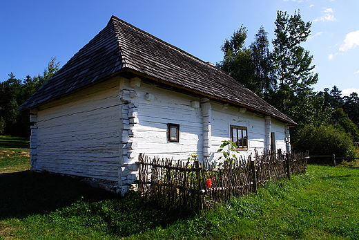 Zabytkowa chaupa w Kakoninie