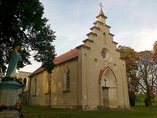 neogotycki koci w. Stanisawa