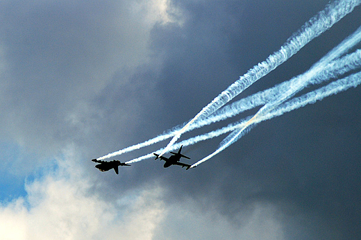 Zesp Midnnight Hawks - widowiskowe ewolucje w powietrzu