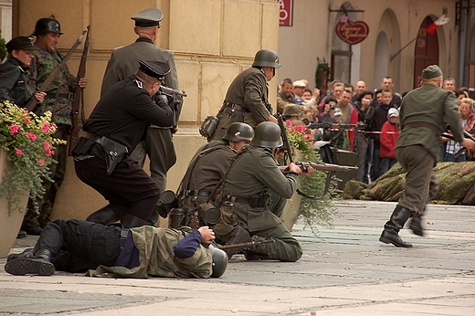 Kalisz. Obchody 70 rocznicy wybuchu II wojny - ostre starcie