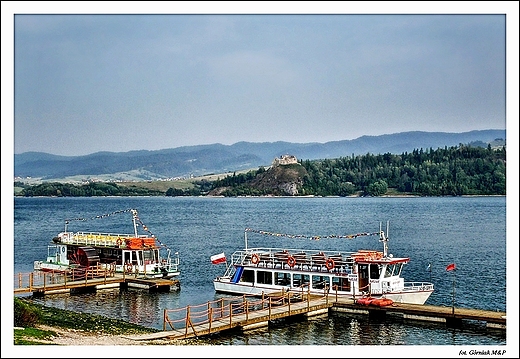 Niedzica - przysta z gondolami