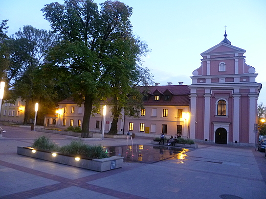 Rynek Wodny i dawny klasztor klarysek