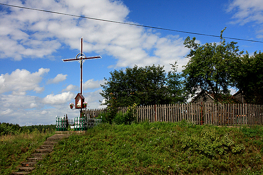 przydrona kapliczka w Skrzennie