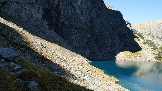 Widok Czarnego Stawu ze szlaku na Rysy