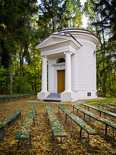 Kaplica Romanowska p.w. w. Anny; fundancji Konstancji i Wojciecha Nowomiejskich w Romanowie.