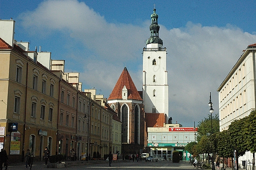 Olenica - bazylika i rynek