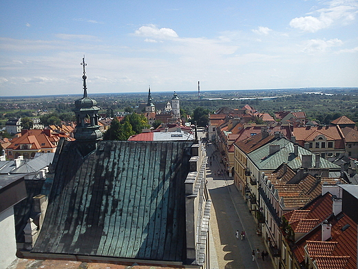 Widok na stare miasto z Bramy Opatowskiej