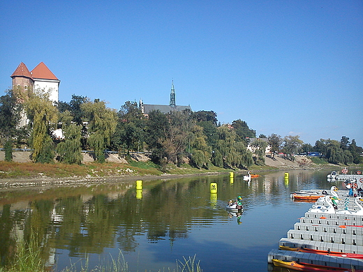 Odnowione nabrzee Wisy..widok na stare miasto