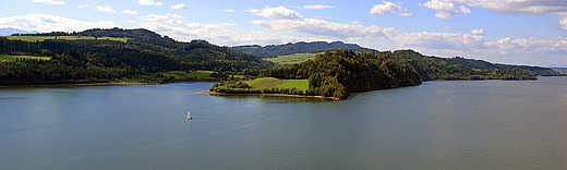 Jezioro czorsztyskie widziane z zamku Czorsztyskiego.