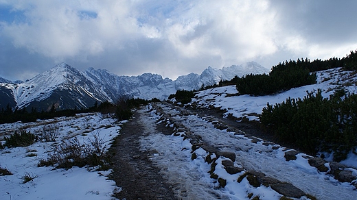 Widok z Hali Gsienicowej na Tatry Wysokie