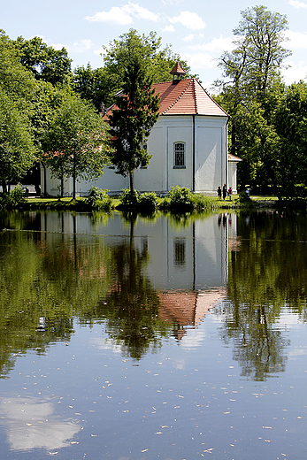 Zwierzyniec - koci na wyspie