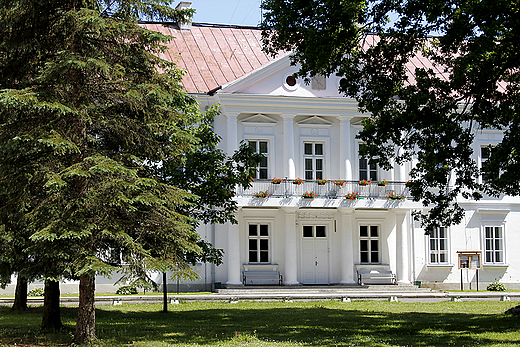 Zwierzyniec - budynek zarzdu Ordynacji Zamojskiej