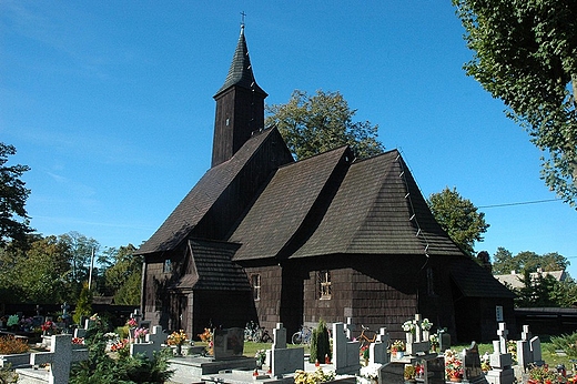 Brzezinki - drewniany koci cmentarny