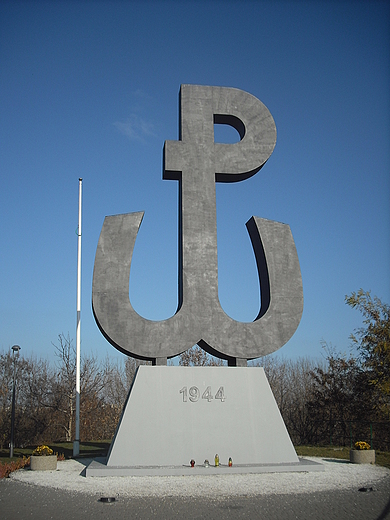 Warszawa. Pomnik Polska Walczca na szczycie Kopca Powstania Warszawskiego.