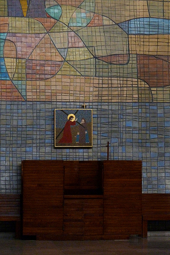 Wnętrze kościoła Andrzeja Boboli na warszawskiej Saskiej Kępie