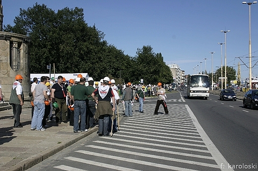 Protest, zwizkowcy czekaj na autokar