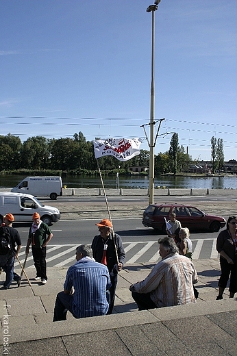 Protest, zwizkowcy, widok na Odr