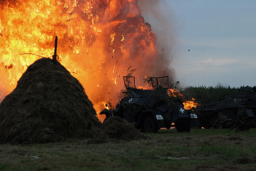 Bzura 2009 - ostrzał artyleryjski