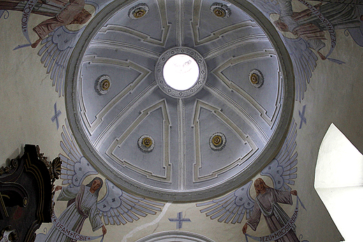 Piczw - kopua z anioami w kociele Franciszkanw
