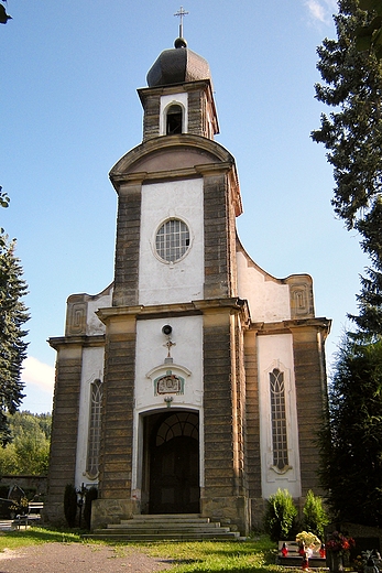 Lądek Zdrój - kościół na cmentarzu parafialnym