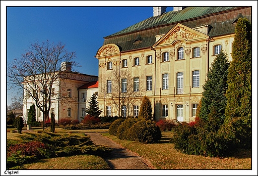 Cie - rokokowy paac biskupi _ widok fasady ogrodowej i na oficyn