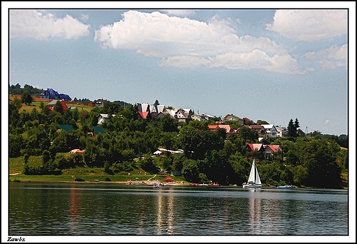 Zawz - widok na domki nad zalewem