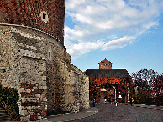 Jesienny Wawel. Widok spod Baszty Sandomierskiej.