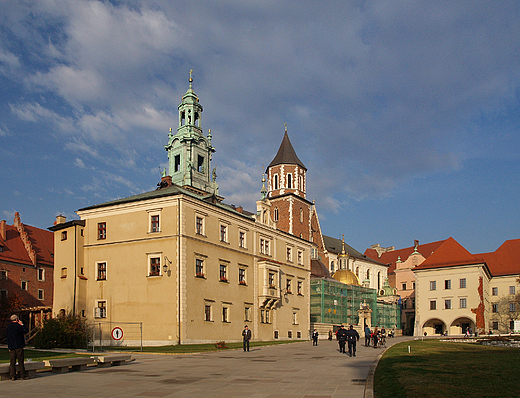 Jesienny Wawel, miejscami w remoncie :