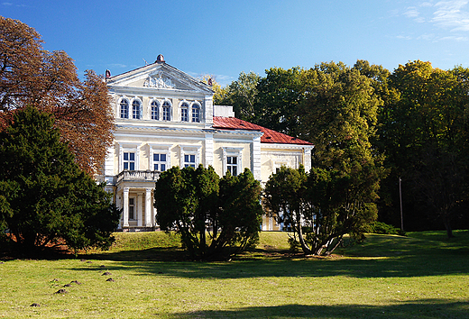 Jura Krakowsko-Czstochowska. Paac Raczyskich w Zotym Potoku.