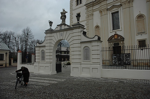 owicz - barokowa bramka