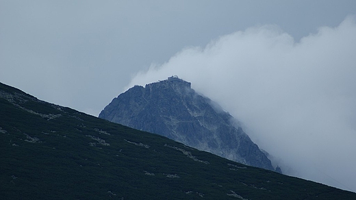 Tatrzaska omnica w chmurach