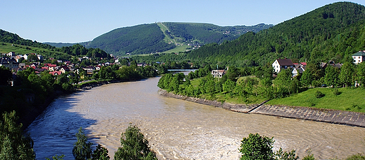 Tresna  zapora. Widok na gr ar.