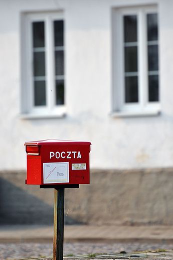 Samotna skrzynka pocztowa. Tykocin