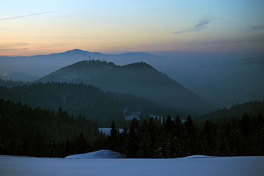 Jarmuta a za ni� Pasmo Labania w Gorcach. Widok z Ma�ych Pienin