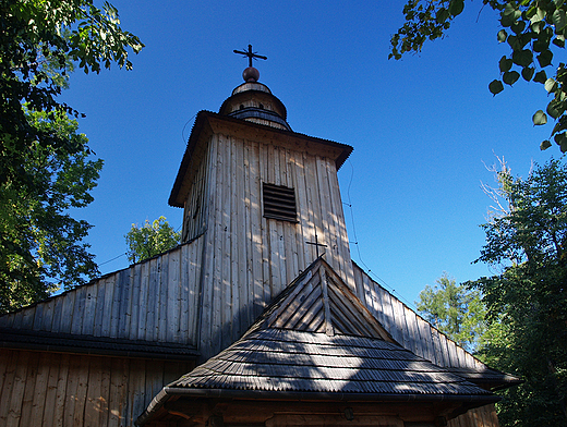 Zakopane. Zabytkowy kociek przy cmentarzu na Pksowym Brzyzku