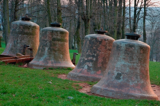Kalwaria w Wambierzycach - cztery dzwony