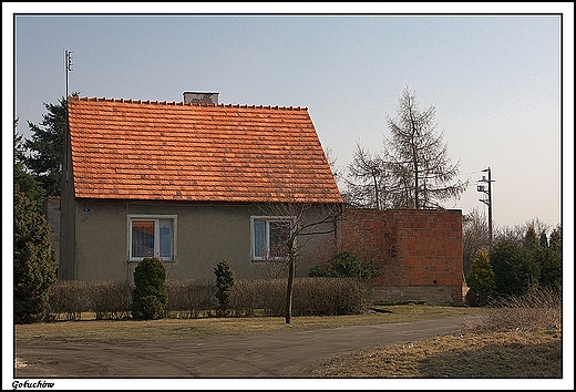 Gouchw - samotny may domek tu obok Orodka Kultury Lenej