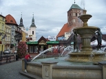 Chojnice,  fontanna w rynku.