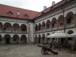 Zamek Krlewski w Niepoomicach - dzidziniec zamkowy.