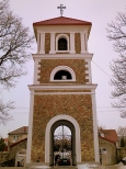Parafia p.w. w. Apostow Piotra i Pawa w Trzciannem...brama gwna z dzwonnic od strony kocioa...