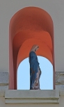 Figurka Maryi z przydronej kapliczki w Gietrzwadzie